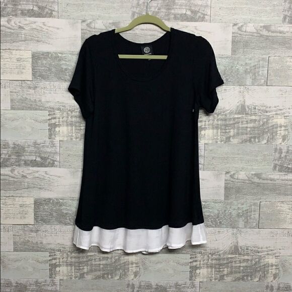 Bobeau Gauze Hem Top - Picture 2 of 7